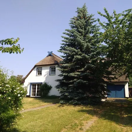 Ruegenhus * Gustow (Vorpommern-Rugen)